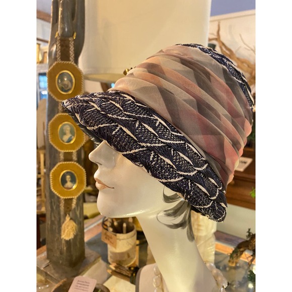 1960s hat, vintage cloche, lazarus paris, navy and white straw, 60s flapper, 22 - Picture 7 of 10